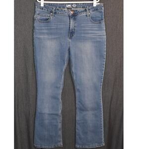 Lee Riders Women's 18M (35x30 actual) Slim Fit Boot Cut Mid Rise Denim Jeans